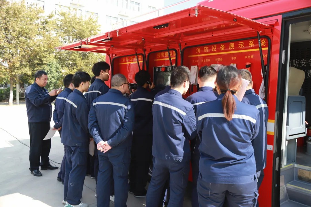 专业支撑专业 | 2024年全国消防宣传月，永利皇宫官网宣传消防车助力全民消防能力提升