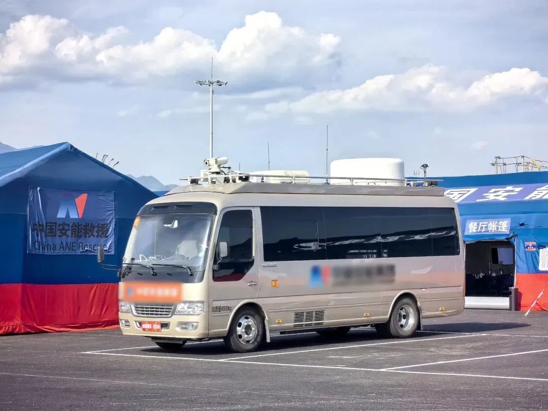 紧急集结！永利皇宫官网应急救援车辆参演“应急使命·2024”联合救援演习！