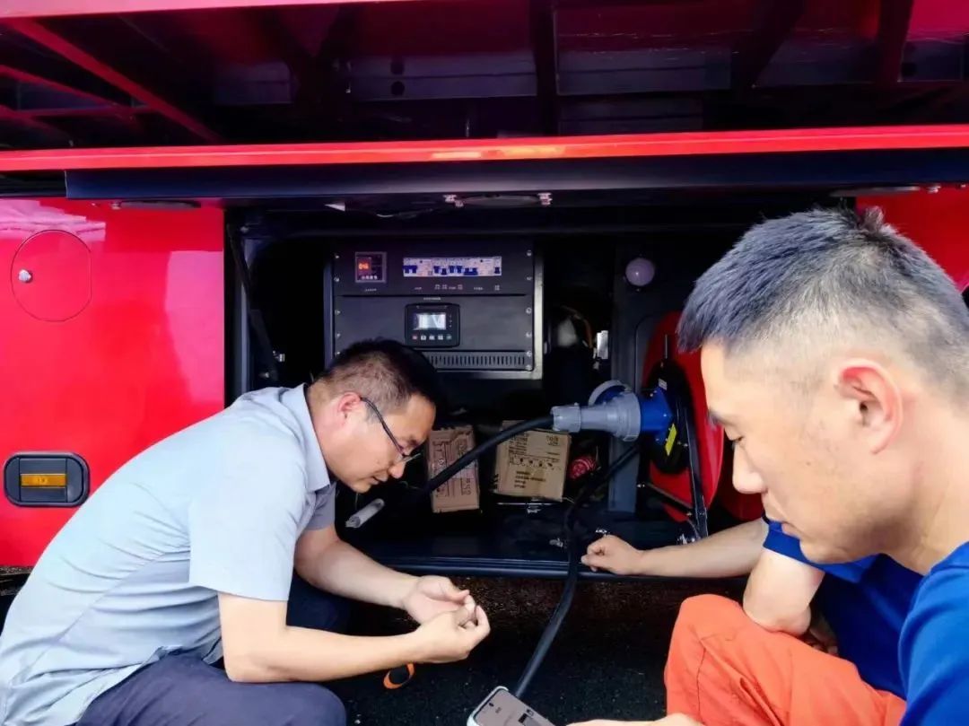 紧急集结！永利皇宫官网应急救援车辆参演“应急使命·2024”联合救援演习！