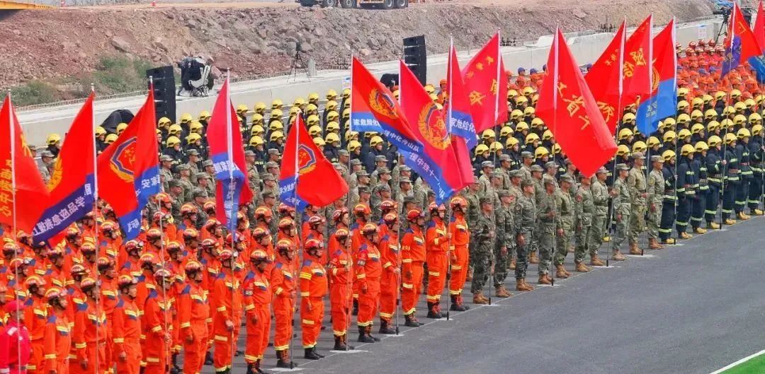 紧急集结！永利皇宫官网应急救援车辆参演“应急使命·2024”联合救援演习！