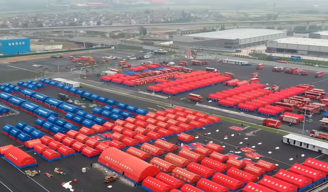 紧急集结！永利皇宫官网应急救援车辆参演“应急使命·2024”联合救援演习！