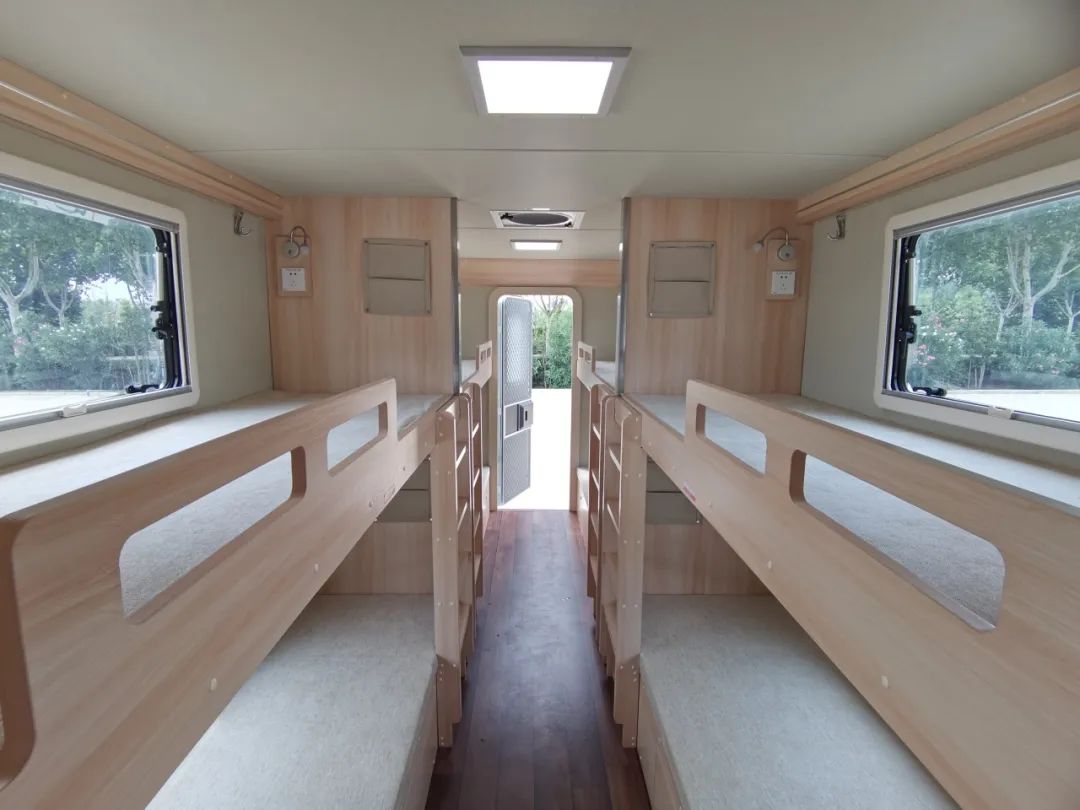 永利皇宫官网专用车亮相全球公共安全合作论坛（连云港），为全球普遍安全建设贡献力量