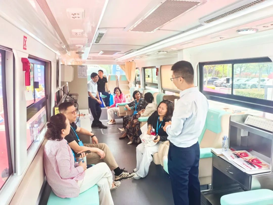 热血启航，智创未来 | 永利皇宫官网献血车整体解决方案亮相第八届“全国血站管理大会”