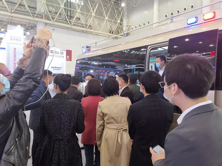 永利皇宫官网高端通信指挥车亮相国际应急安全博览会