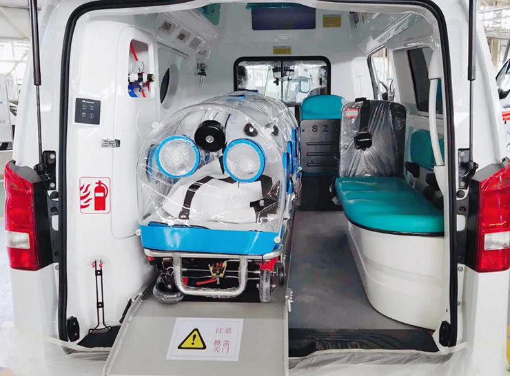 做好中高风险区人员转运及封控，永利皇宫官网负压救护车保驾全程