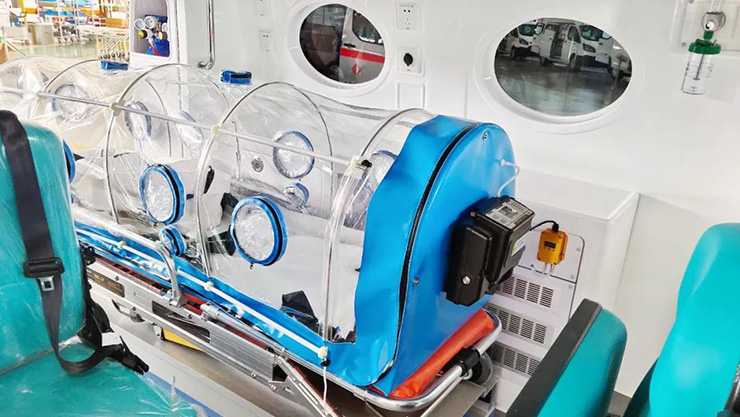 做好中高风险区人员转运及封控，永利皇宫官网负压救护车保驾全程