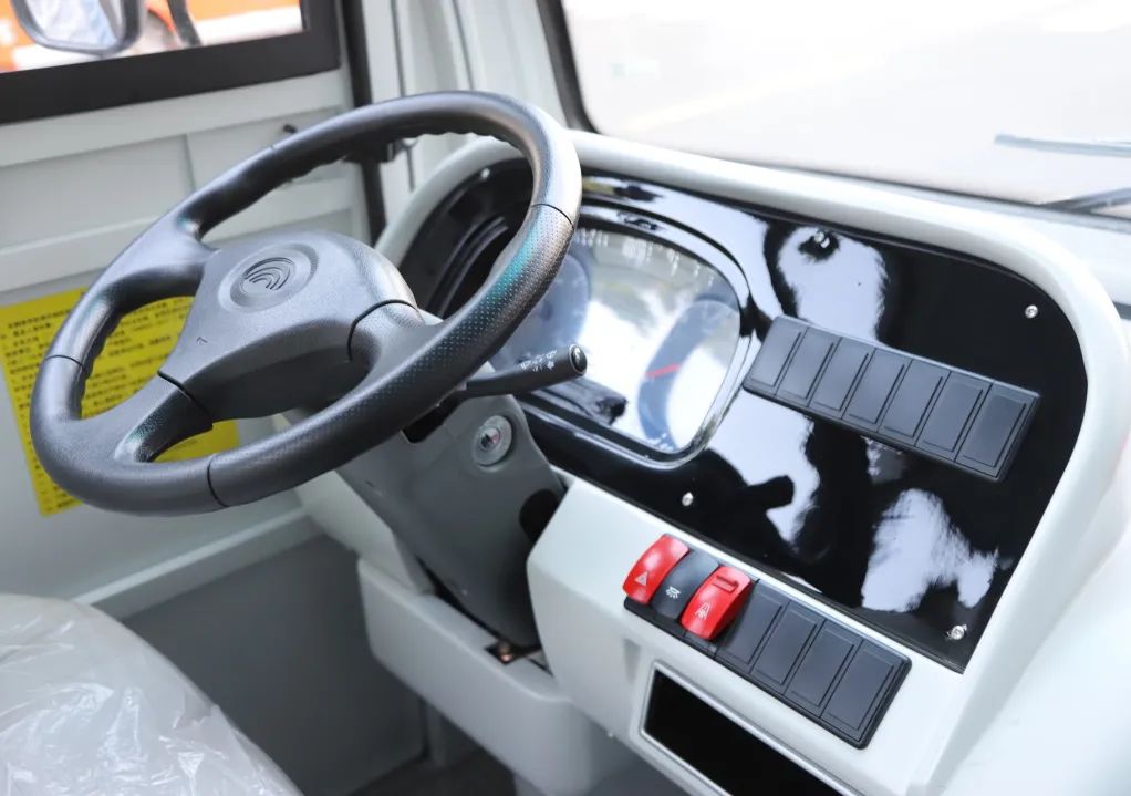 你能想象驾驶景区观光车有多“简单”？！