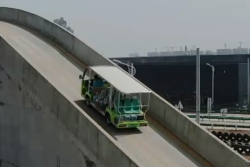 你能想象驾驶景区观光车有多“简单”？！