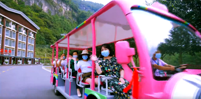 你能想象驾驶景区观光车有多“简单”？！