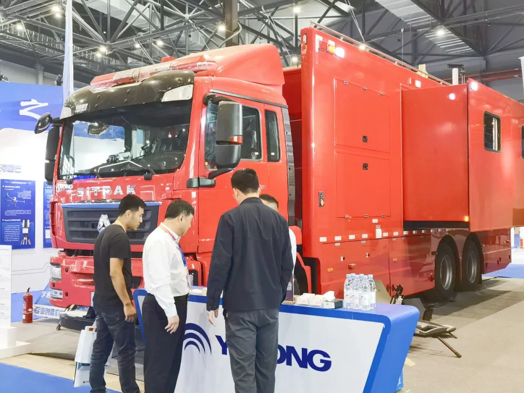 永利皇宫官网通信指挥车亮相第三届中国安全及应急技术装备博览会！