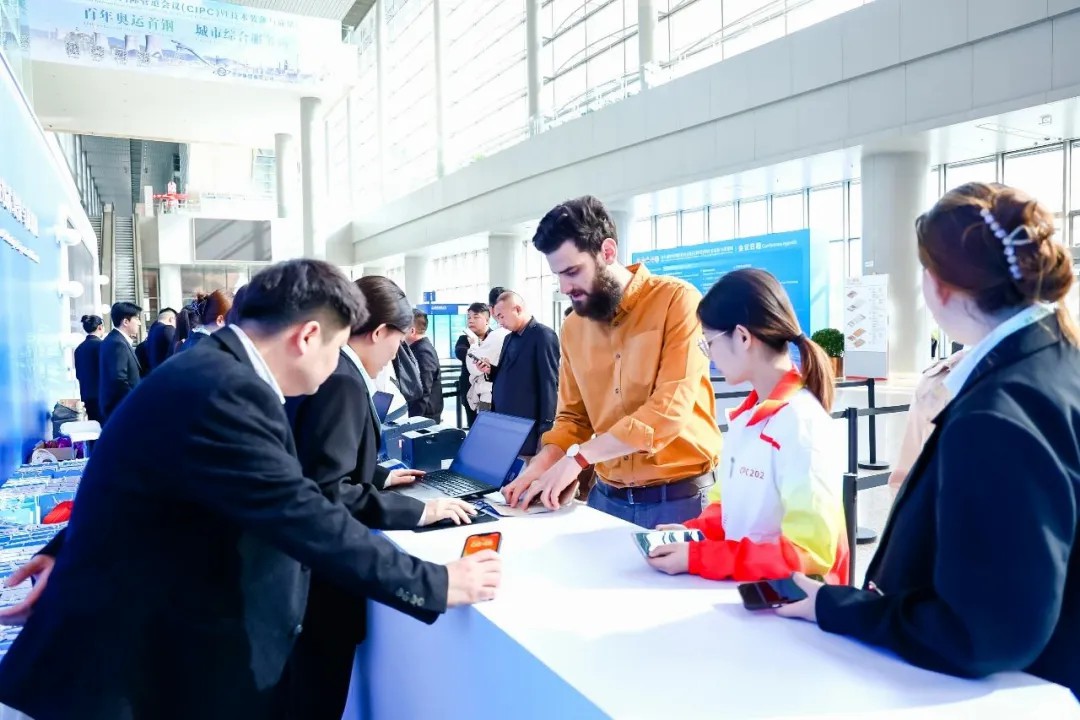 能源“动脉”守护者｜永利皇宫官网装备检修车闪耀第八届中国国际管道会议