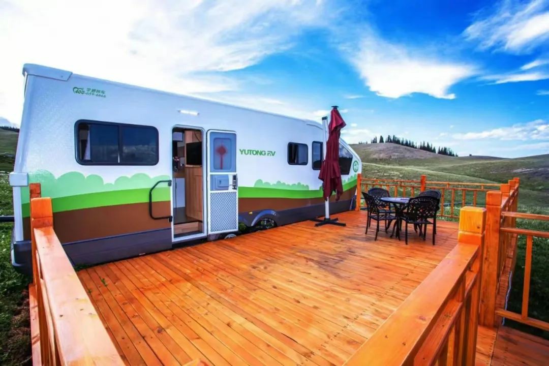 赛里木湖畔的“风景之屋”：永利皇宫官网移动民宿开启沉浸式旅行体验